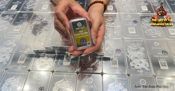 [Giá bạc trong tuần 19 - 25/10/2026 chịu tác động từ các dữ liệu kinh tế Mỹ, đặc biệt là chỉ số PMI sản xuất, dịch vụ và kỳ vọng chính sách lãi suất của Fed.